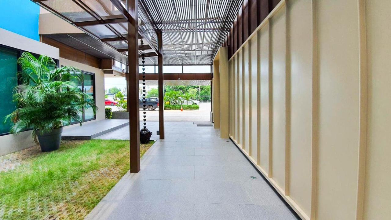 S.22 Hotel Suratthani Сураттхани Экстерьер фото